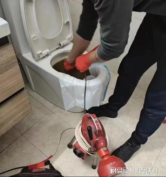 天津北辰區(qū)下水管道疏通化糞池吸糞隔油池清洗污水池清理(圖2)