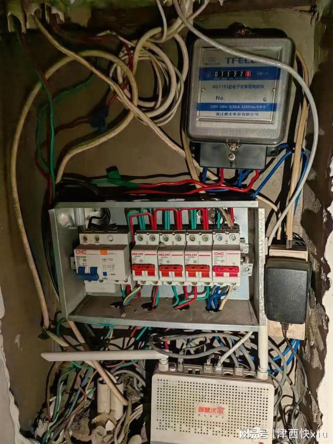 天津北辰區(qū)電路維修燈具安裝維修換插座(圖2)