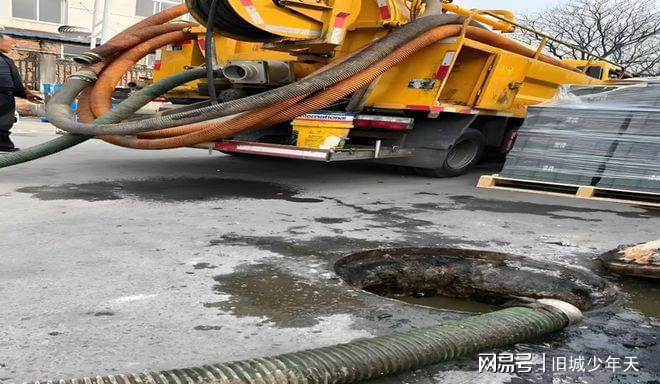 蘇州疏通下水道管道電話蘇州化糞池清理清污抽糞師傅(圖2)