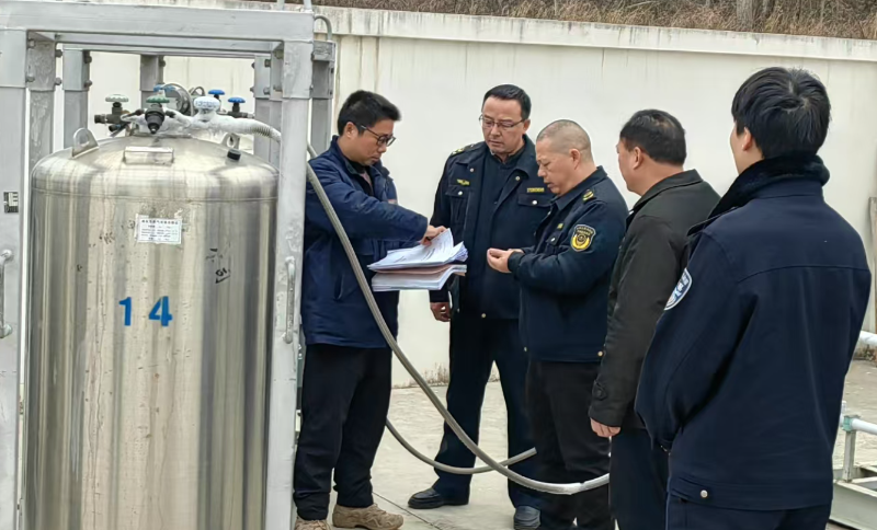 湖北廣水市市場監(jiān)管局“查險除患 安全迎新”筑牢安全“防護(hù)墻”