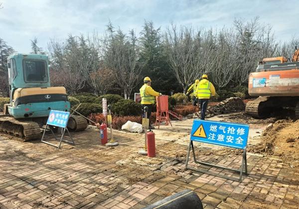 煙臺(tái)高新區(qū)綜合行政執(zhí)法局迅速行動(dòng) 成功搶修受損燃?xì)夤艿?圖3)