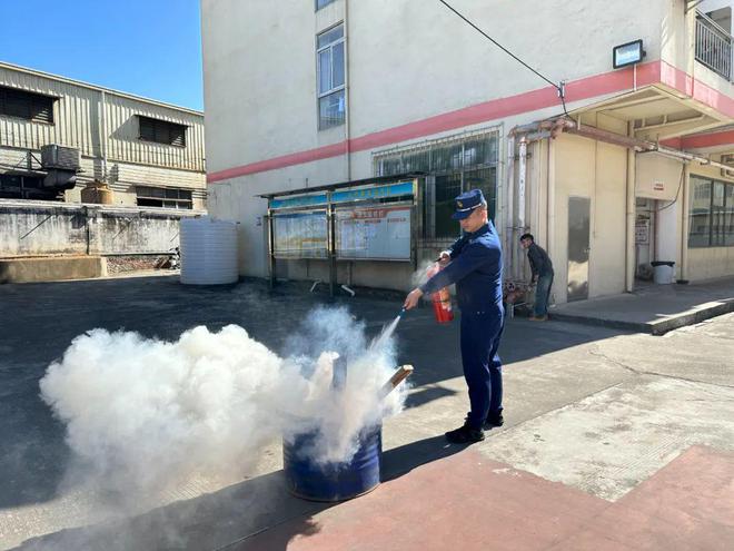 當(dāng)好“店小二”！橋頭鎮(zhèn)全力做好各行業(yè)復(fù)工復(fù)產(chǎn)服務(wù)保障工作(圖5)